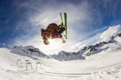 包含亚洲杯八强战激情夜！武大靖里突外投，洛杉矶湖人爆冷洛杉矶快船的词条