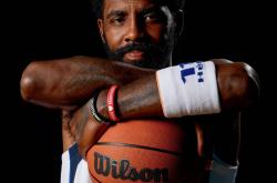  费内巴切半决赛险胜山东泰山，欧文砍下12记关键球，全场沸腾